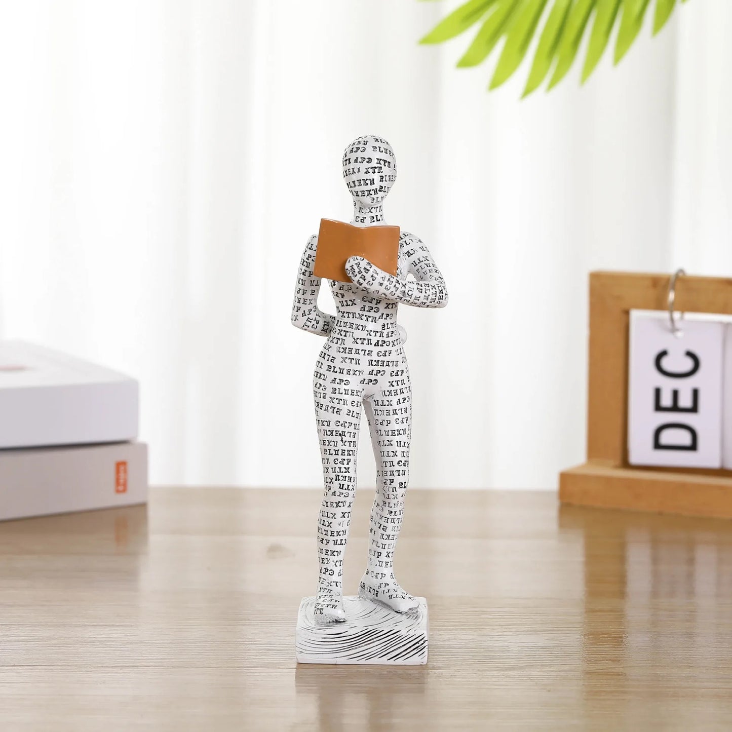 Reading Women Sculpture